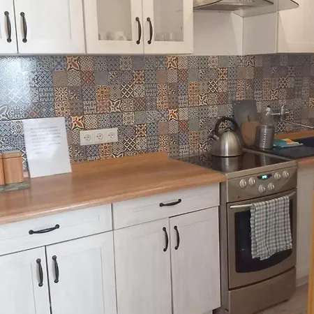 Апартаменти Night Host Trzebnicka 56 Free Parking