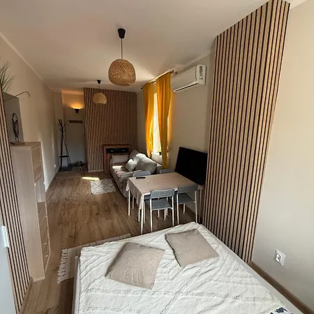 Apartman Night Host Trzebnicka 56 Free Parking *