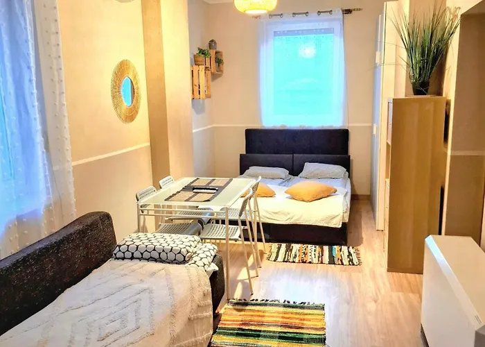 Night Host Trzebnicka 56 Free Parking *