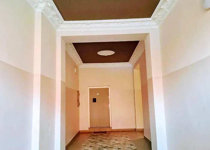 Night Host Trzebnicka 56 Free Parking 公寓 *